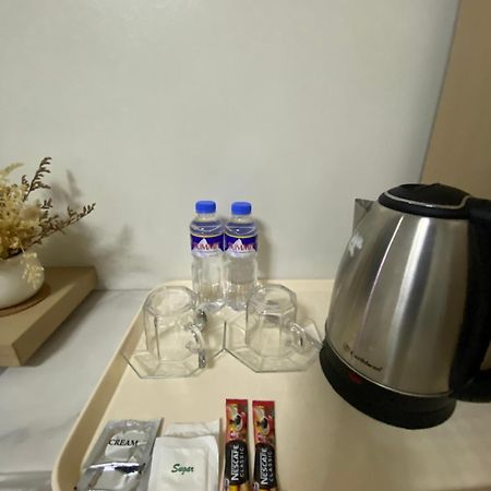 Honey Suite Room Inside Bee Cafe Cebu At Ayala Area Bagian luar foto