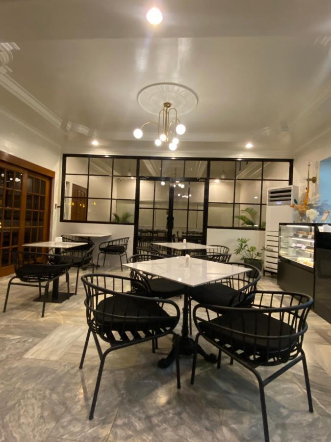Honey Suite Room Inside Bee Cafe Cebu At Ayala Area Bagian luar foto