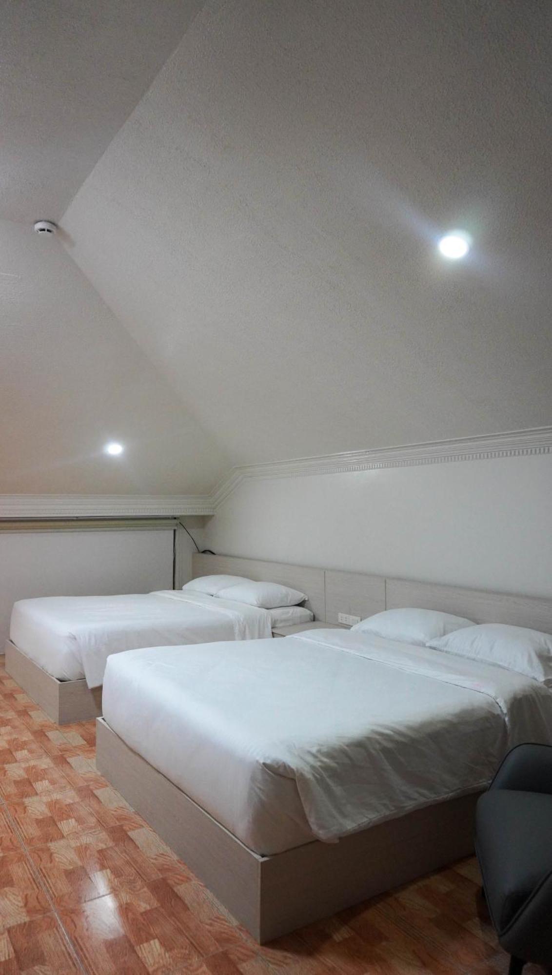 Honey Suite Room Inside Bee Cafe Cebu At Ayala Area Bagian luar foto